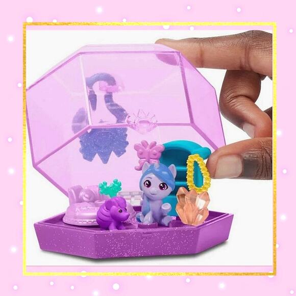 My Little Pony ♡ Crystal Keychain ♡ Mini World Magic Izzy Moonbow - Picture 2 of 6